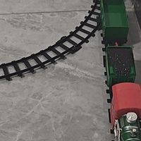 小男孩的高铁梦，这款火车玩具超赞