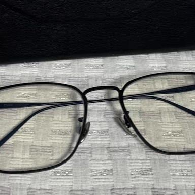 选眼镜这事儿，真不是看别人戴得好看就跟着买