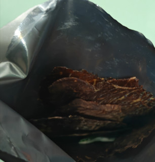 咬一口就上瘾！百草味安格斯牛排脆藏着的肉香魔法