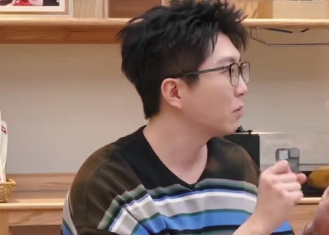 与父母吵架说明自己以后不结婚生子，父母极力反对，该如何处理？