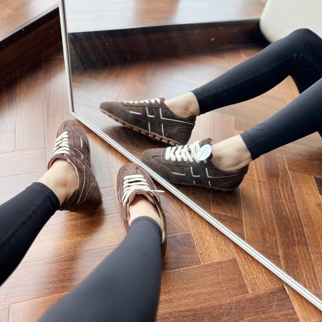 HOGAN Runner H693：轻便柔软的时尚之选