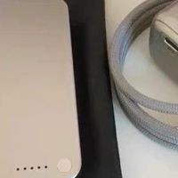 磁吸在身的电力薄片：摩米士金属充电宝