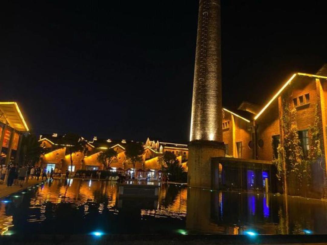 夜市淘宝到御窑秘藏,解码景德镇令人无法空手的陶瓷盛宴