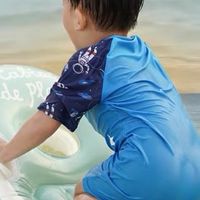充气滑水板：便携多功能水上运动装备