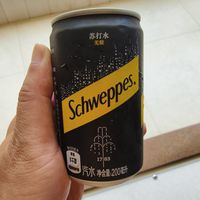 怡泉的苏打水主打一个“淡”字