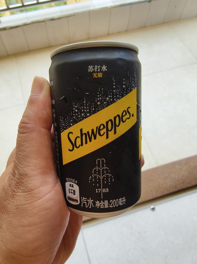 怡泉的苏打水主打一个“淡”字