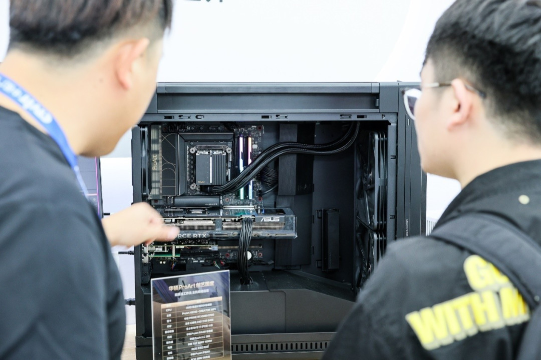 AIPC强实力华硕RTX50系显卡提供尖端性能!