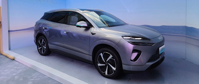 双层眯眯眼能接受吗？13.98万起，比亚迪海狮06纯电/插混SUV 上市