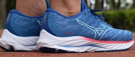 运动之家 篇零：美津浓（Mizuno）跑鞋选这两双就行了！