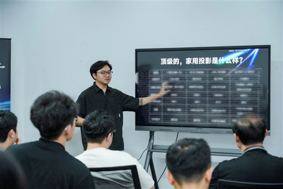 三色激光续写高亮传奇!当贝S7 Ultra Max发布会定档7月29日