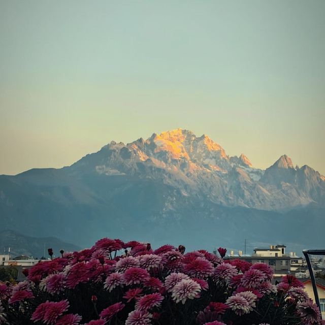 来云南看日照金山？这份攻略必看！