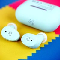 蓝牙耳机可以连接两个手机吗？科技趋势新探讨！