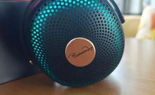 两周上手体验|伯恩飞Para50双模头戴式耳机值不值得买？告别选择困难症：伯恩飞Para50礼盒版，音质便携我都要~