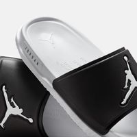 Jordan大童拖鞋：缓震支撑设计