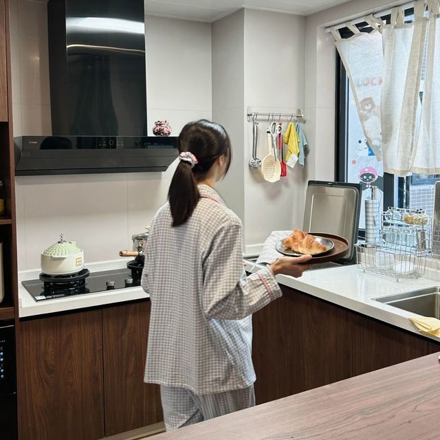 入住久了才发现：厨房里看似很高级的设计，往往最让人一言难尽！