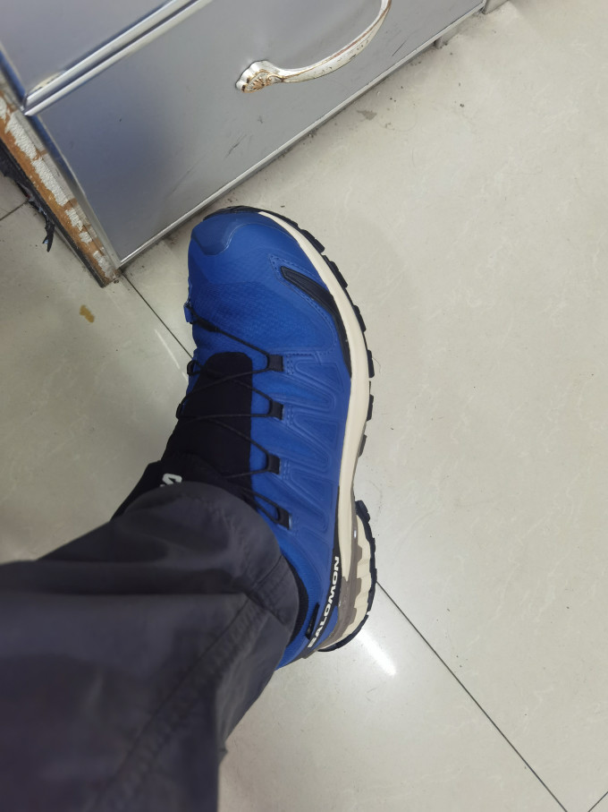 萨洛蒙跑鞋