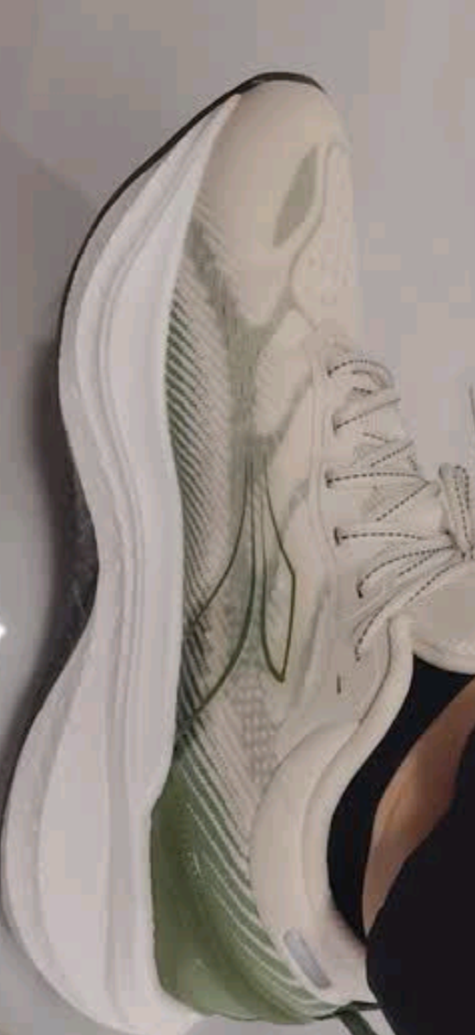 跑鞋
