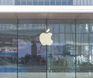 被苹果抛弃的 iPhone XS，凭什么又火了？