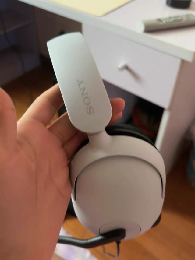 Sony INZONE H3电竞耳机：精准听声辨位，舒适不夹头