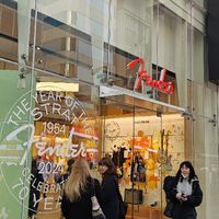 吉他乐手的朝拜圣地，东京fender旗舰店