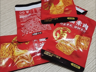 盐津铺子手撕素牛排：我的办公室“续命零食”，解馋无负担