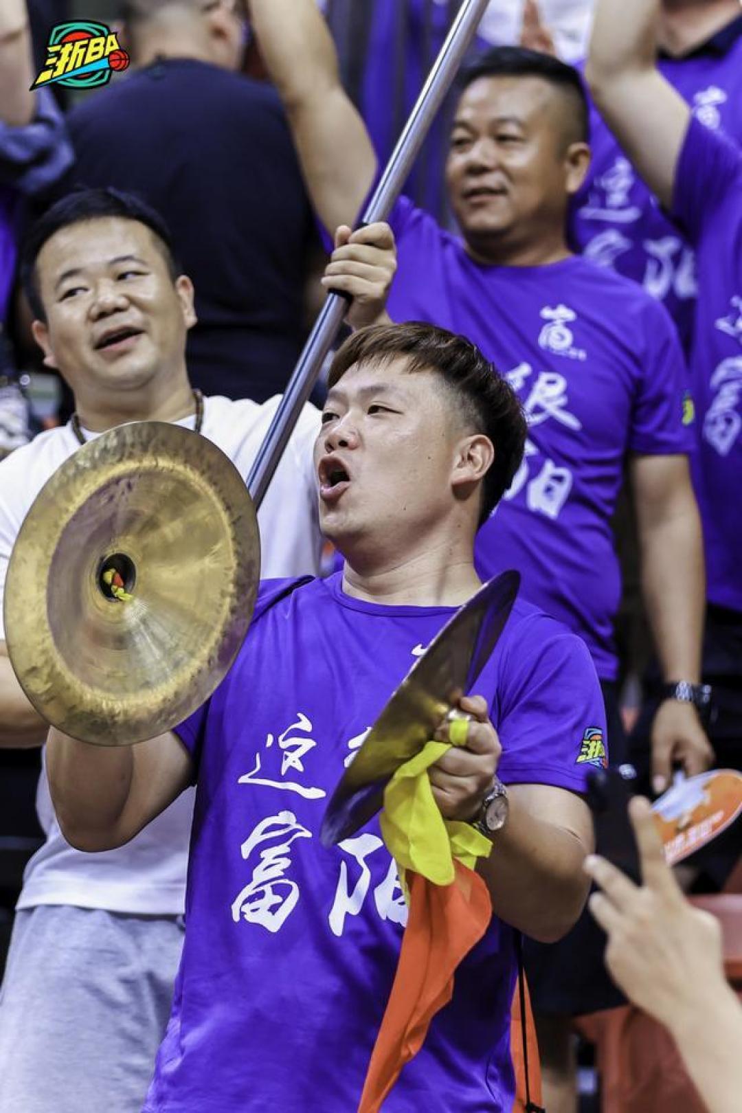 富阳草根逆袭掀浙BA风暴 力克头名萧山晋级决赛燃动亚运场馆