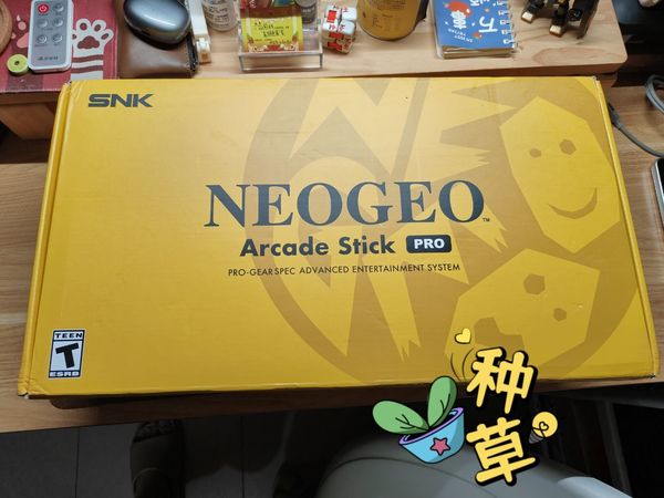 复古风潮,SNK摇杆带你重回街机时代,尝试回忆小时候的你。