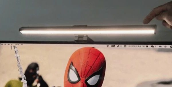 被屏幕灯光折磨多年后，我终于找到“隐形光搭子”