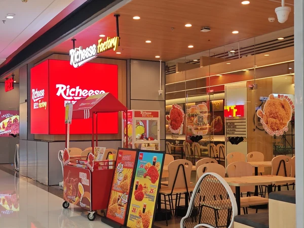 💨南沙万达隐藏款！人少舒服的宝藏小店被我找到啦～
打工人集合！发现一家超适合摸鱼、聚餐、办公的神仙地方～工作日人巨少，环境好到不想走，还能蹭空调躺一下午！
	
#灵魂炸鸡热爱这一刻
✨环境党狂喜：
丽