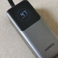 绿联能量湃Pro 130W自带线充电宝，解决多设备续航焦虑的实用之选