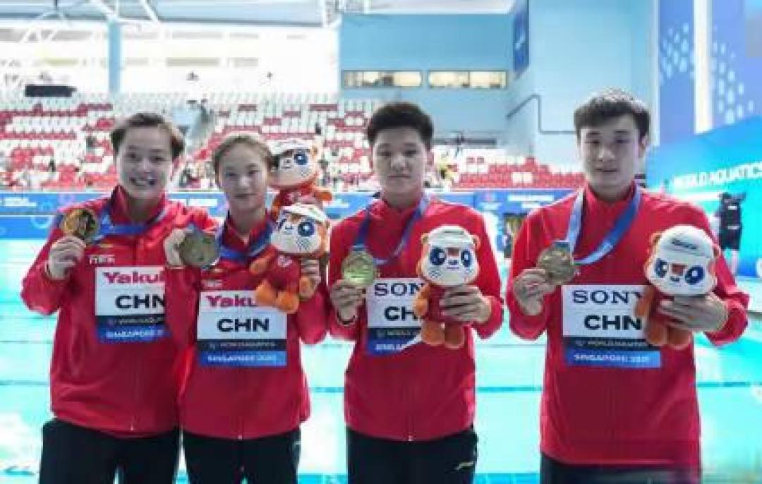 李亚杰1米板摘银 澳洲名将高难度动作登顶 中国小花混双待突破