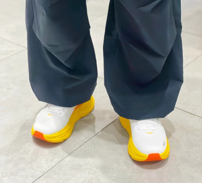 跑鞋