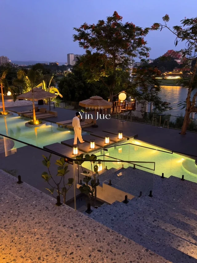 版纳野奢秘境漫游，无边游泳池