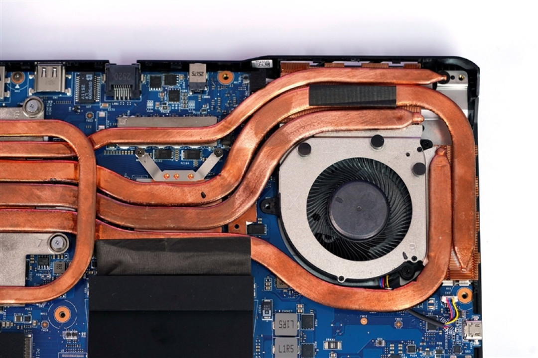 微星神影16锐龙版评测:锐龙7945 HX配合RTX 5070游戏生产力兼顾 体验同价无敌