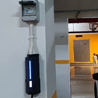 为什么充电桩安装不能用硬线？强迫症装半边柱子又是怎么回事。