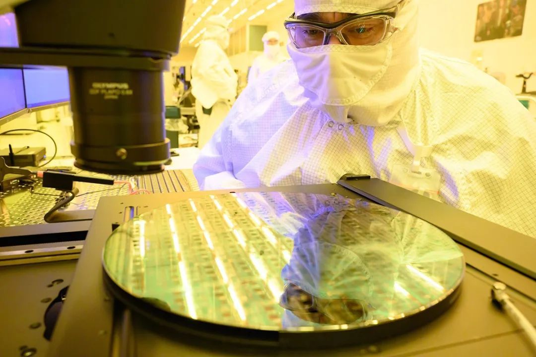 英特尔CEO表示晶圆代工业务:取决于Intel 14A是否成功