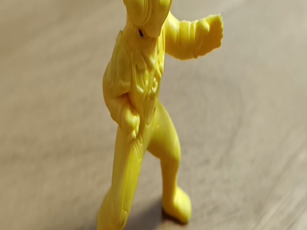 传神的奥特曼摆件