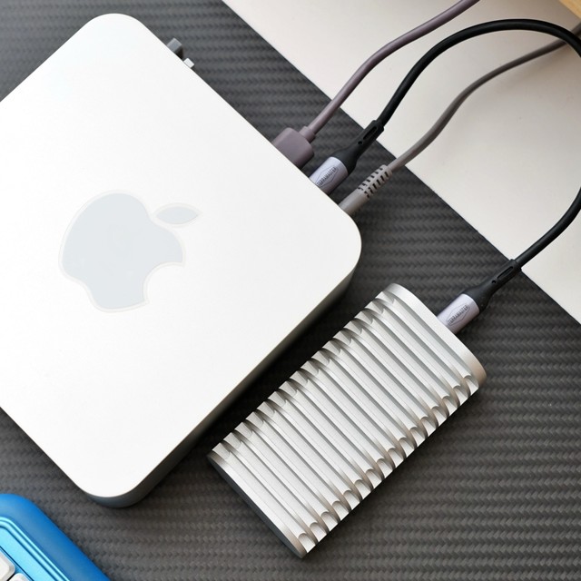 USB4.0秒传8TB扩容影视剪辑好伴侣：铁威马D1 SSD Plus直连存储器