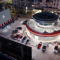 特斯拉餐厅开业 专卖汉堡，对标“鸿蒙大酒店”！
