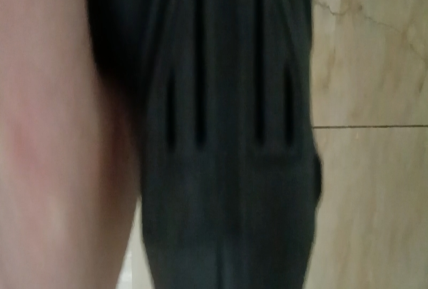 手电钻冒火花或者电弧正常吗？