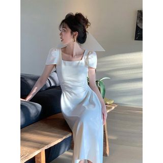 法式松弛感｜这件白裙懂小个子的显高秘密