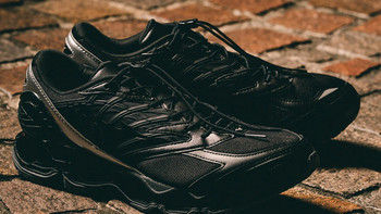 灰阶艺术登场！MIZUNO 全新「Monotone Cinema」限定鞋款发售信息曝光！