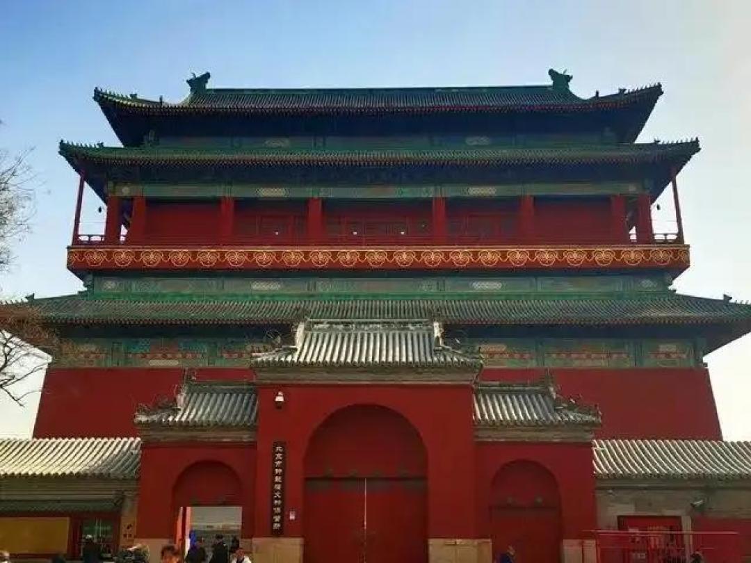 国际旅人探秘北京中轴线：钟鼓楼到永定门的跨文明交响