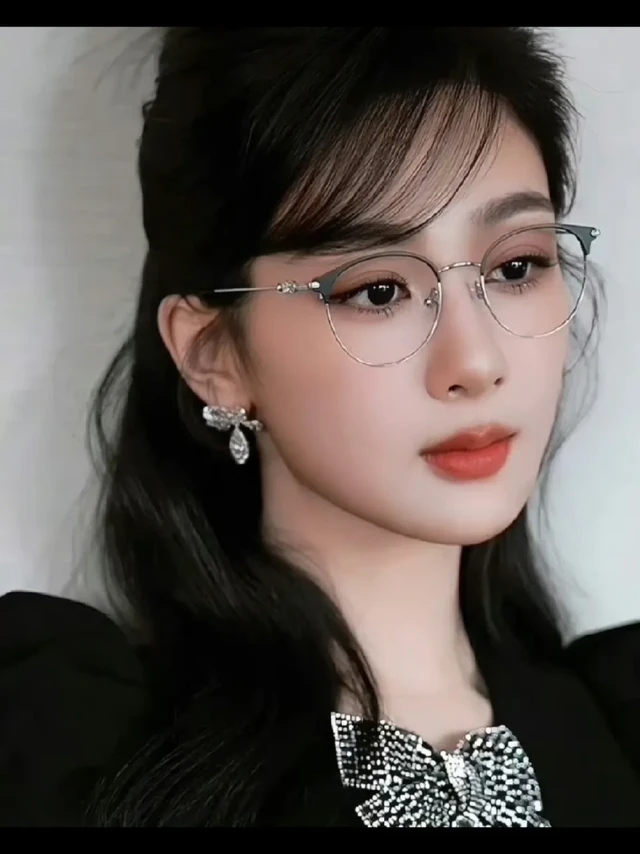 🔥 杨紫黑框镜杀疯了！