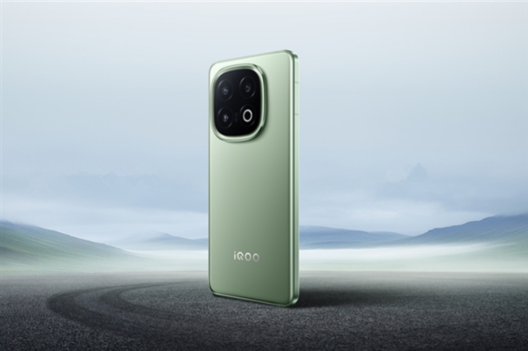 iQOO 15堆料激进!产品经理:领先行业不止一代