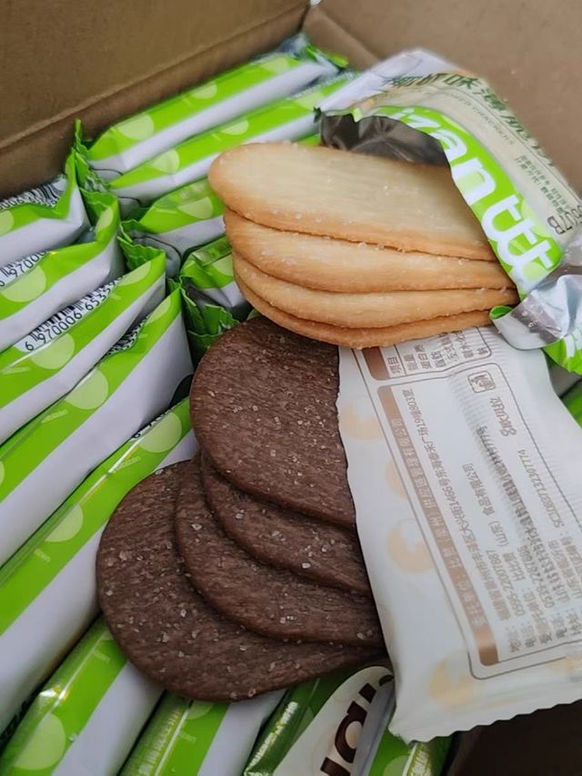 一口就爱上！比比赞薄脆饼干测评