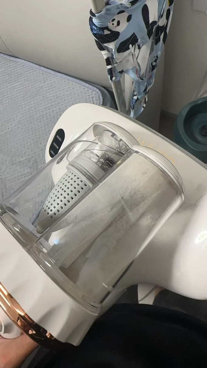 德尔玛手持式吸尘器