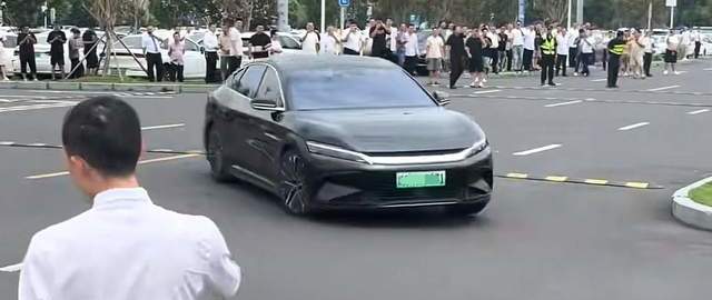天府机场转圈真相曝光，官方首次回应，行车记录仪彻底被扒！