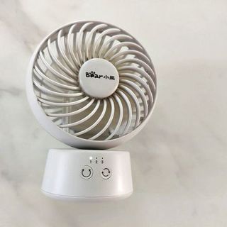 闲鱼入手小型迷你电扇：放在办公桌，价格划算！
