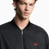 Emporio Armani 全新特别限定系列:在碰撞中勾勒时尚新章